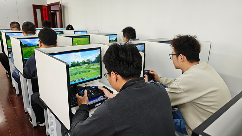 吴江思达无人机模拟器训练机房